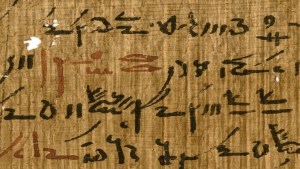 Descifran los “secretos ocultos” de la tinta negra y roja de los papiros egipcios