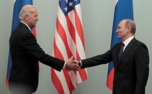 Putin felicita a Joe Biden por la victoria electoral en EEUU, según el Kremlin