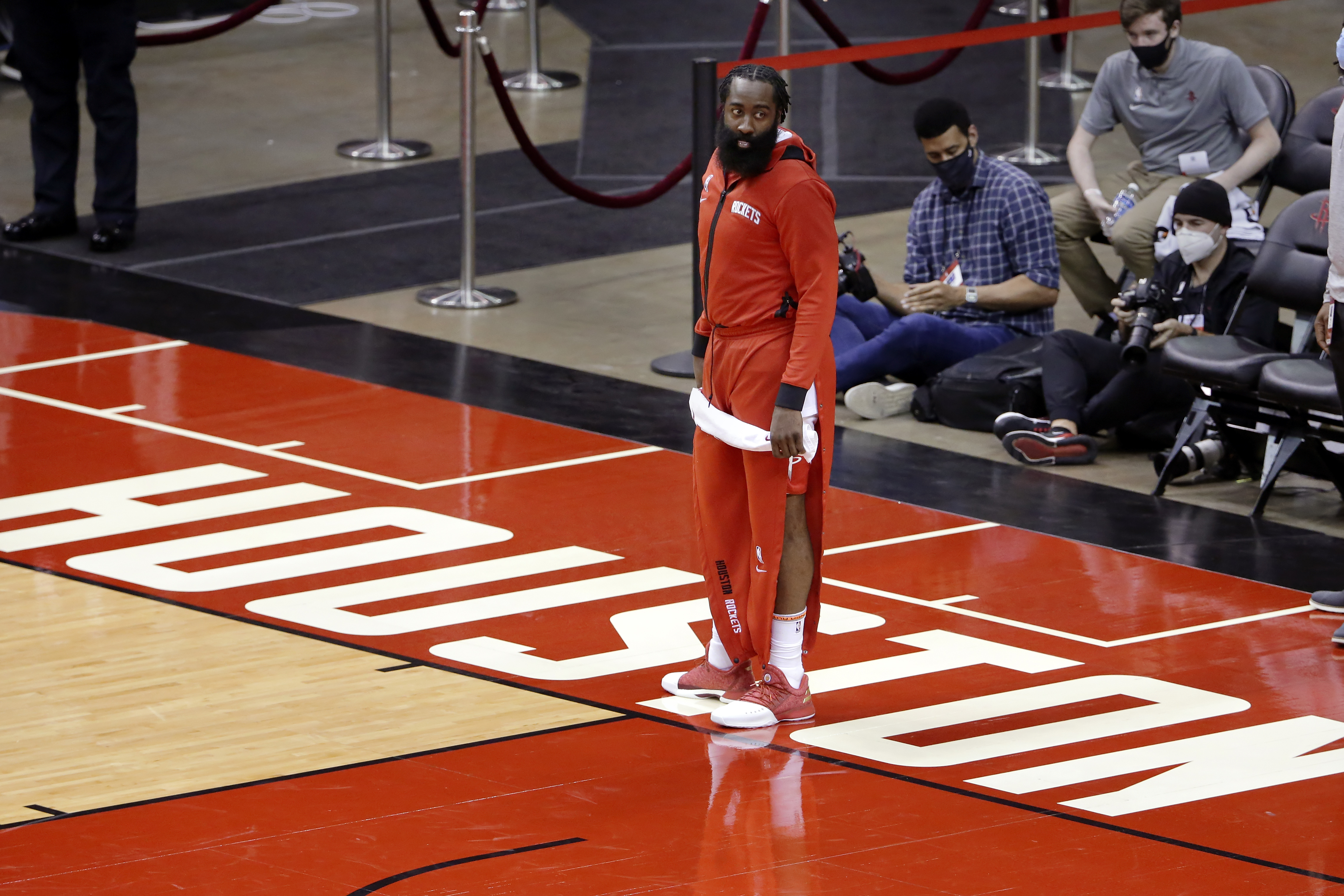 Estrella de la NBA generó polémica en redes por su sobrepeso en un juego (FOTO)