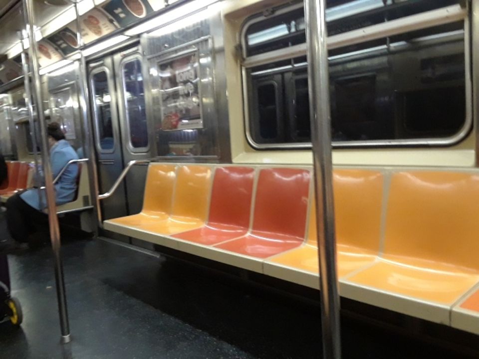 Una discusión por un cigarrillo terminó a cuchilladas en el Metro de Nueva York
