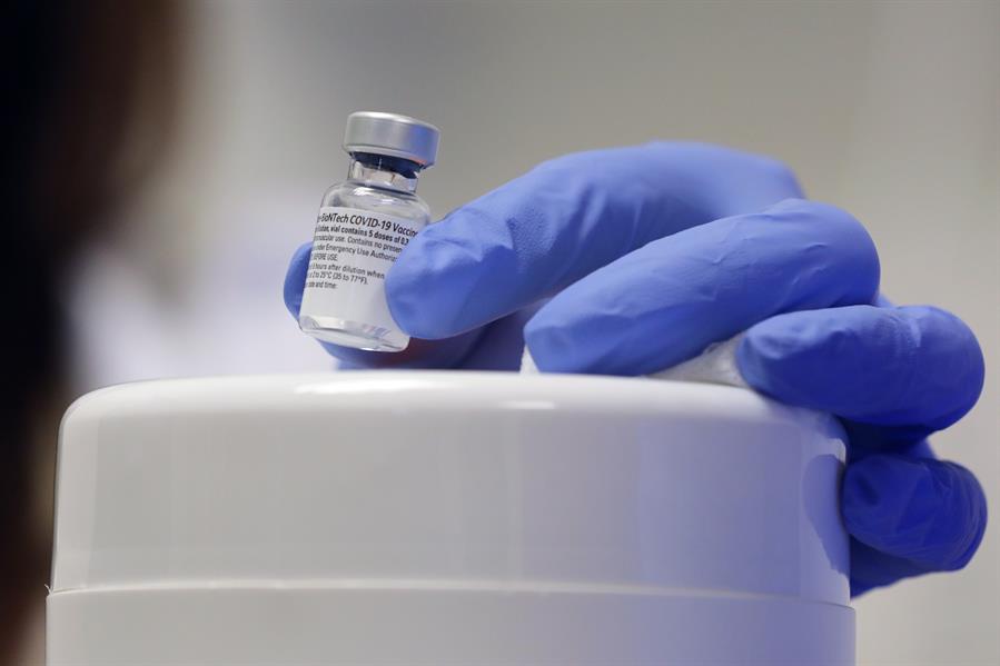 Israel arrancó su campaña de vacunación masiva contra el coronavirus