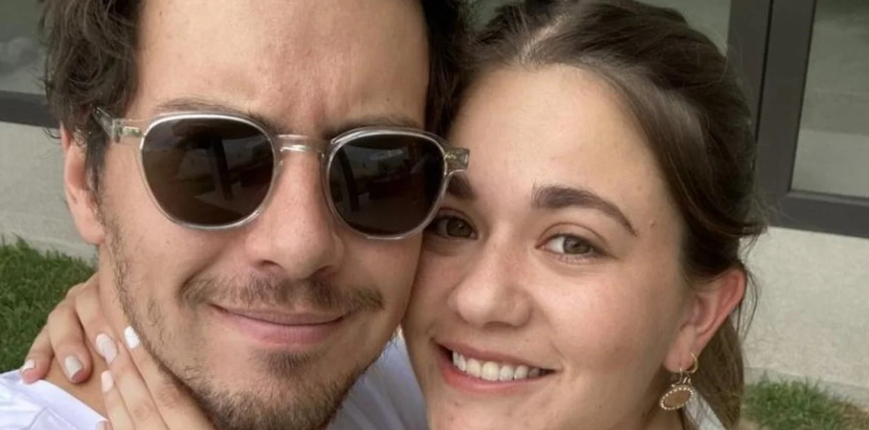 ¿El destino? Pareja descubrió que tenían una FOTO juntos… antes de que ella naciera