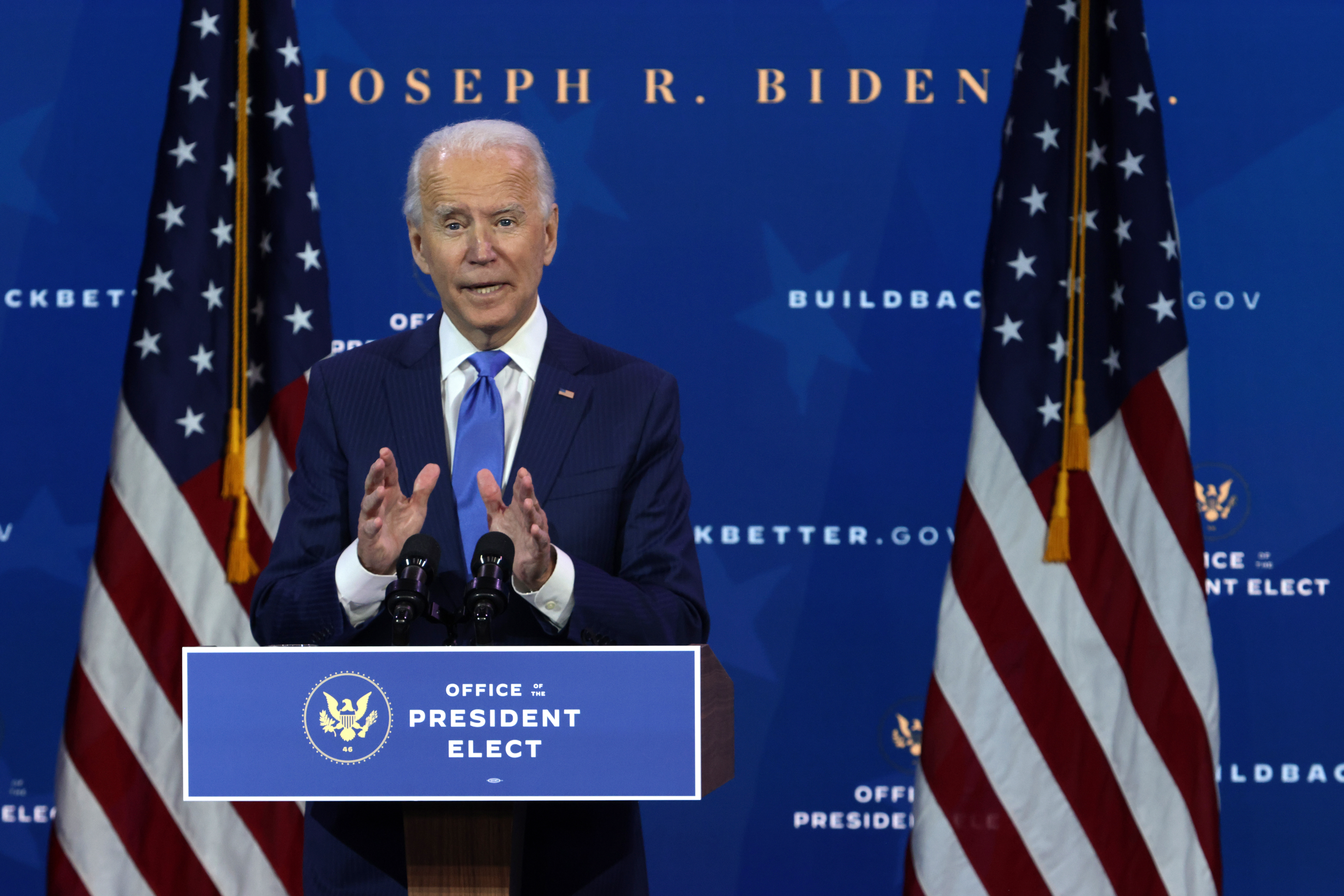 Biden promete que “la ayuda está en camino” al presentar equipo económico contra la crisis