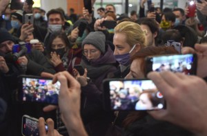 La policía rusa arrestó a la mujer del opositor Navalny, Yulia Navalnaya