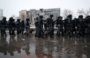 Más de 1.000 arrestos en Rusia y enfrentamientos en Moscú durante manifestaciones por Navalny
