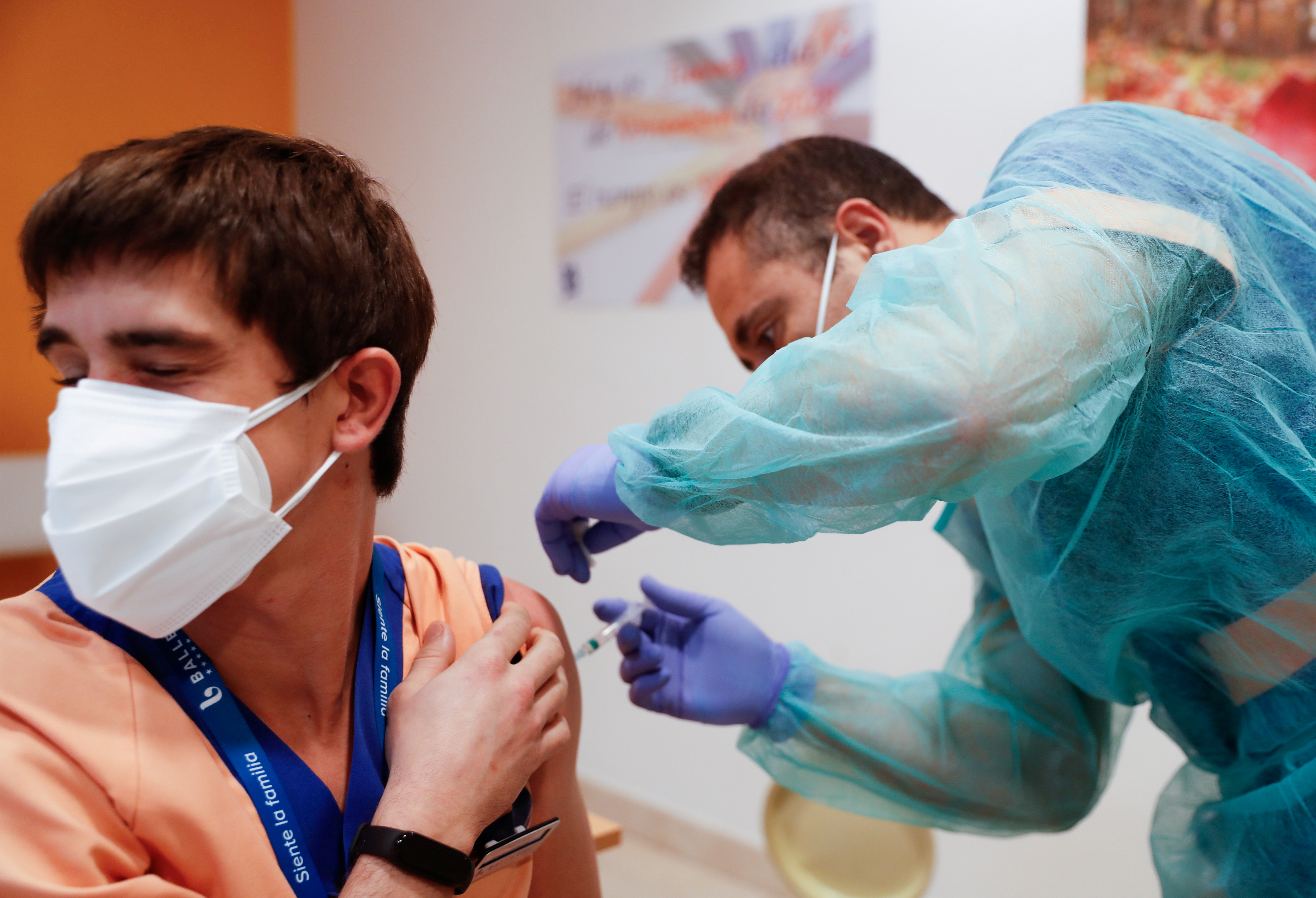 España confía en las vacunas y los fondos europeos para superar la crisis del coronavirus