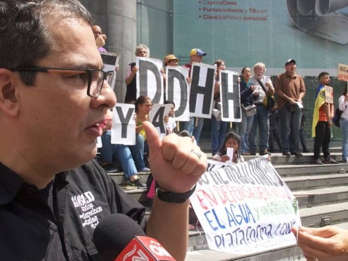 Diosdado amenazó con llevar a tribunales al coordinador de Provea, Rafael Uzcátegui (Video)