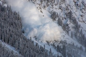 Continúa la búsqueda de un esquiador atrapado durante una avalancha en las montañas de Utah
