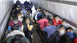 Encuentran a migrantes venezolanos en un camión de carga en Texas (FOTO)