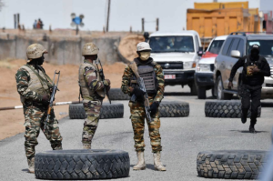 Al menos 100 civiles muertos en ataques yihadistas a dos pueblos en Níger