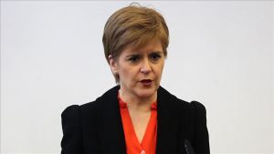 Sturgeon advierte que Trump no puede viajar a Escocia durante el confinamiento