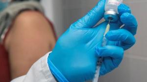 Miles de personas se vacunaron contra el coronavirus en Seattle inesperadamente por fallo en un congelador