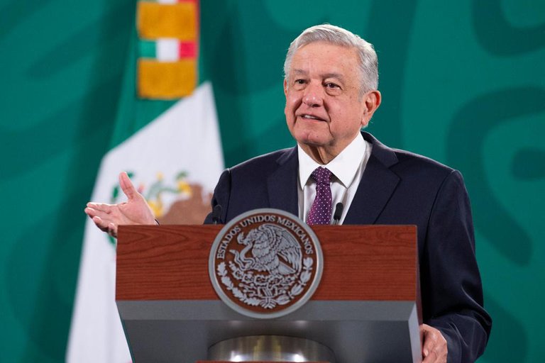 López Obrador: Kamala Harris bromeó sobre vender avión presidencial a ricos