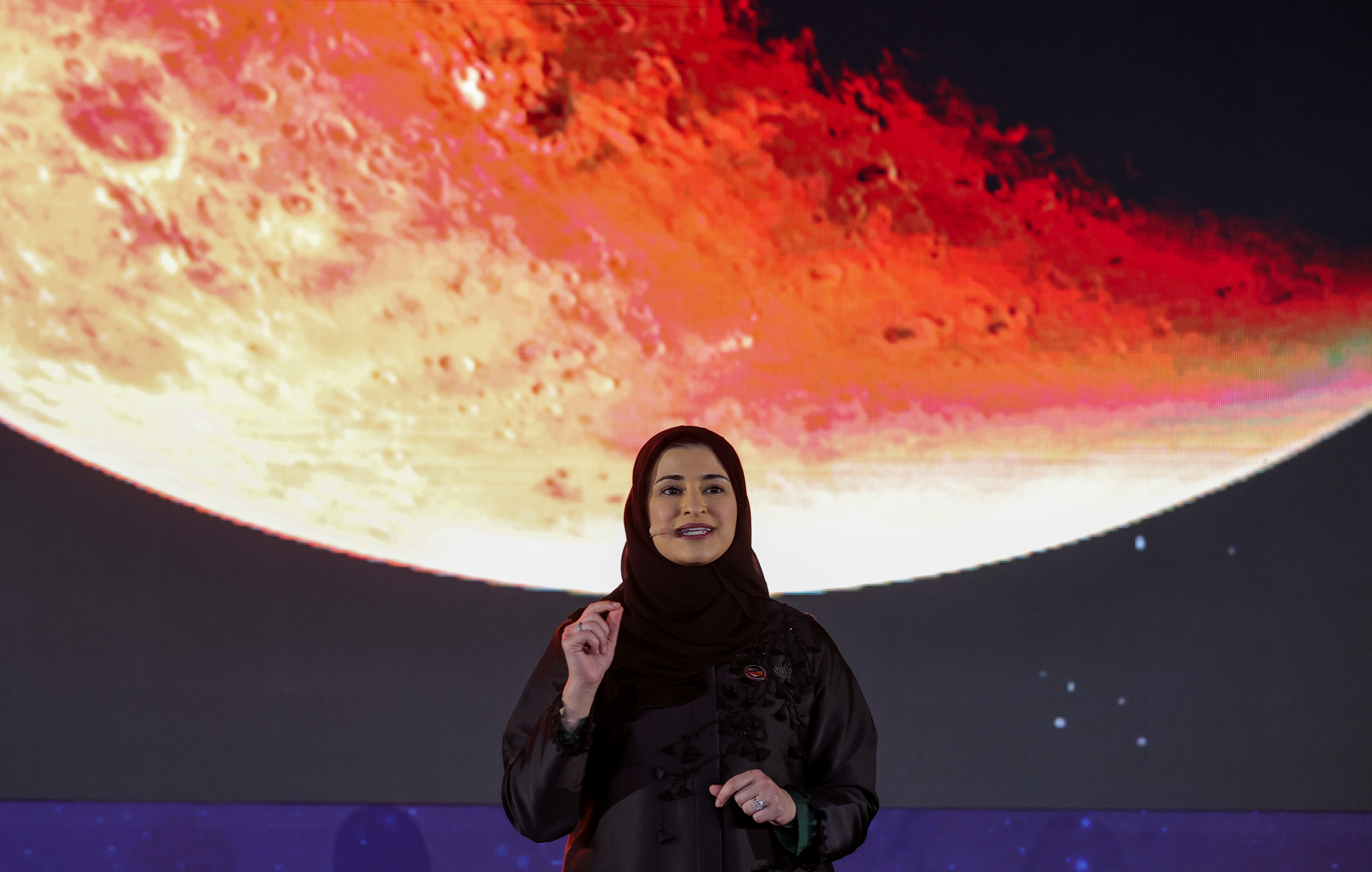 Sonda emiratí “Esperanza” manda su primera imagen de Marte