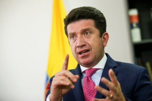Molano enfatizó que en Colombia los grupos armados no tienen ningún “padrino”