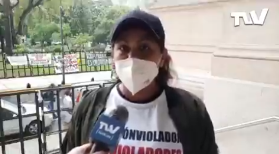 Madre de la joven abusada en Argentina, rechazó que permitieran que Garzón Martínez declare ante el juez por llamada en Zoom (VIDEO)