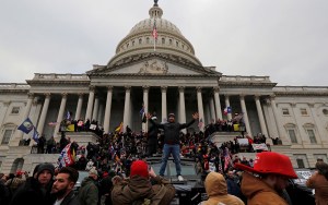 Los demócratas exponen los cargos contra Trump en juicio político por asalto al Capitolio