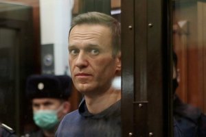 Navalny aseguró estar “bien” tras enviar un mensaje desde la cárcel