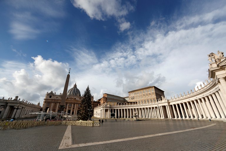 Se reanuda juicio en el Vaticano contra cardenal acusado de malversación