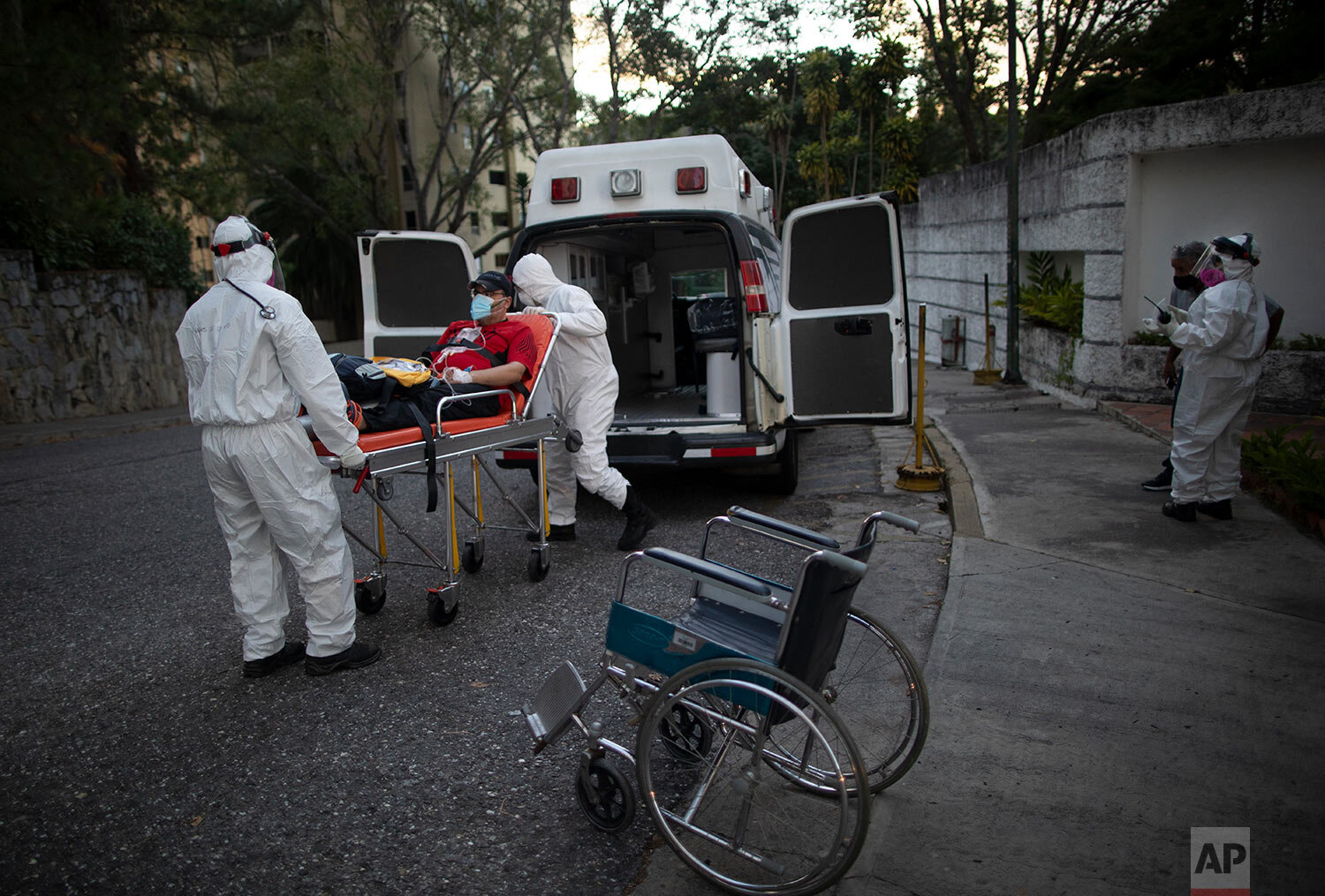 Superintendencia de Seguros fijó en petros la cobertura de las pólizas de pacientes con coronavirus