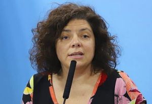 La nueva ministra de Salud argentina niega existencia de “vacunación VIP”