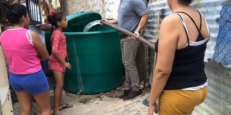 En varios sectores de Anzoátegui tienen más de un año sin agua