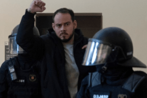 Siguen las protestas en España por el encarcelamiento del rapero Pablo Hasél