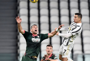 Otro salto impactante y una estadística letal: Cristiano Ronaldo brilló en la Juventus (Video)