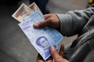 Vivir en socialismo: ¿El aumento salarial va acorde a las necesidades de los venezolanos? –  Participa en nuestra encuesta