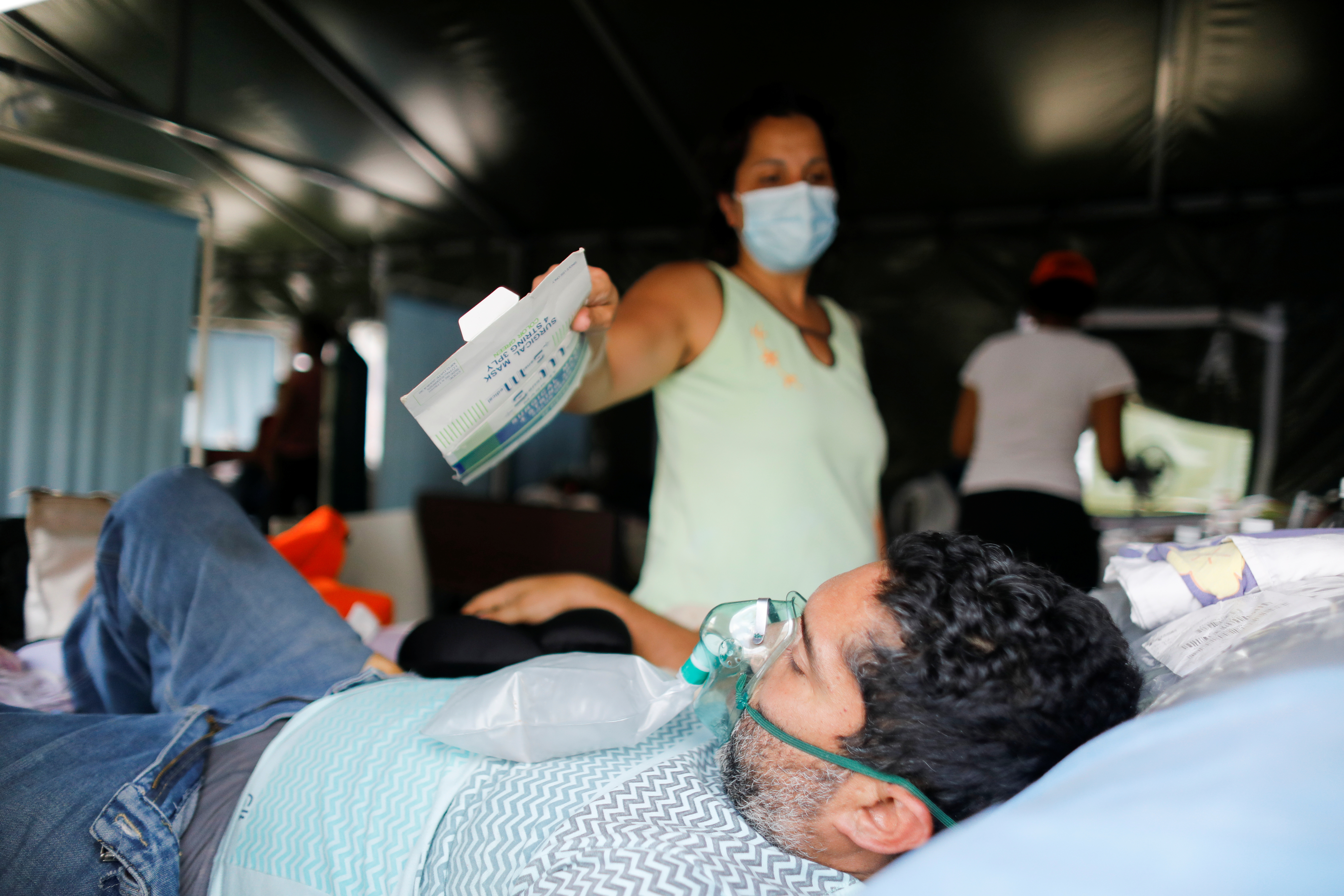 Mientras el régimen afirma haber superado la “segunda ola”, Venezuela registra más de 1.300 nuevos contagios