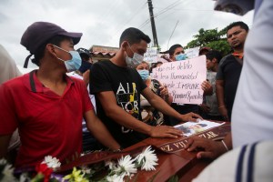 En FOTOS: El sepelio en Colombia de los venezolanos caídos durante combates en Apure