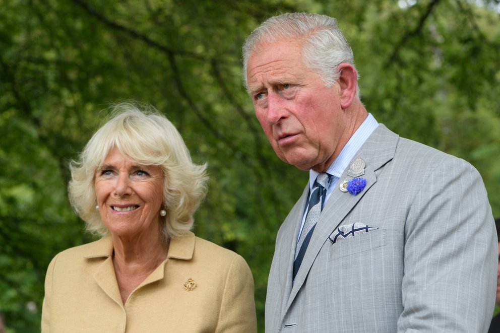 La reina Isabel II no tiene paz: Afirman que su hijo Carlos y Camila Parker-Bowles están en crisis y viven en casas separadas