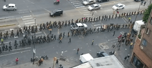 EN VIDEO: El régimen sacó a pasear a los milicianos por el centro de Caracas para “homenajear” a Chávez #5Mar