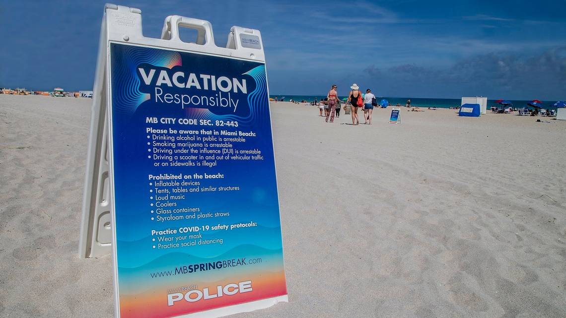 Habilitan centro de vacunación contra el Covid-19 en playa de Miami Beach