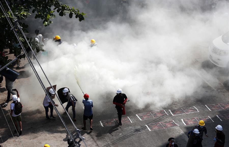 Al menos 12 muertos en protestas Myanmar