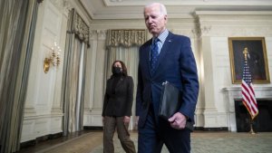 Biden encarga a vicepresidenta Harris gestión de crisis de migrantes en la frontera de EEUU