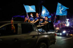 Resultados preliminares de las elecciones en El Salvador dan ventaja al partido de Bukele