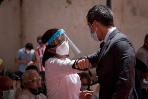 Guaidó elogió a médicos venezolanos en su día: Con coraje, enfrentan la emergencia humanitaria generada por la dictadura
