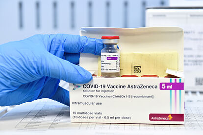 Una región española suspende cautelarmente el uso de la vacuna de AstraZeneca