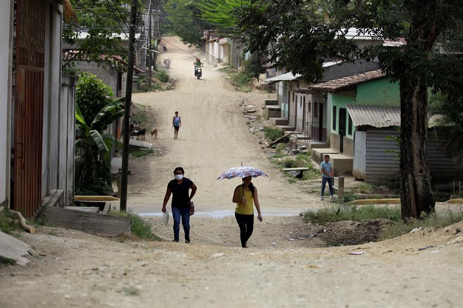 Migrantes abren una nueva ruta para ingresar a Honduras rumbo a EEUU