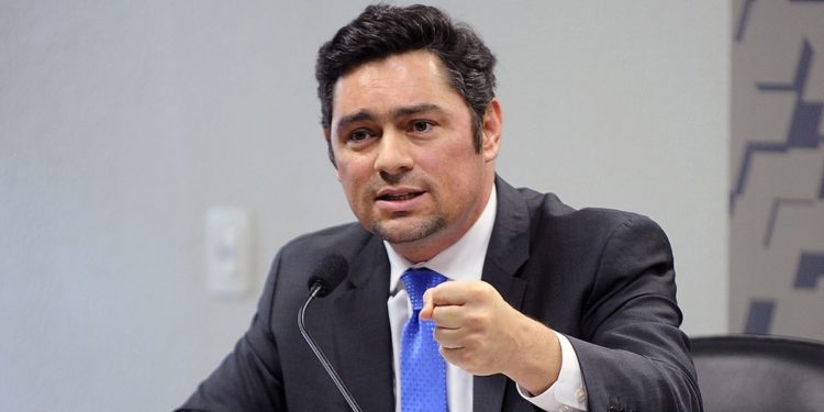Vecchio condenó inacción del régimen: La corrupción criminal mantiene en riesgo a millones de venezolanos