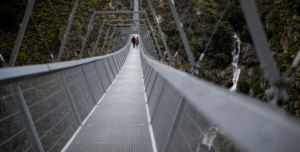 Portugal inaugura el puente peatonal más largo del mundo