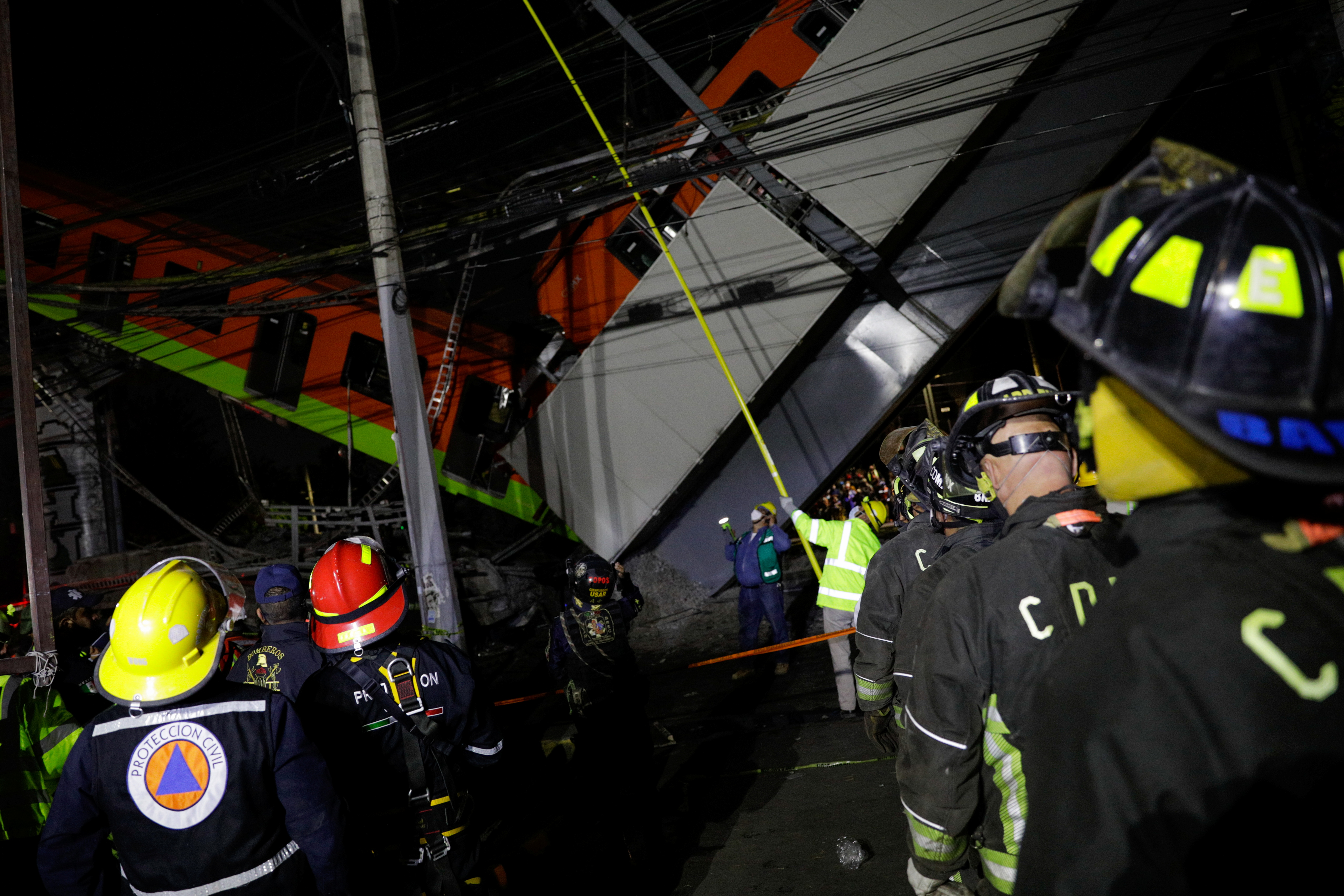 Presidente de México promete “investigación a fondo” sobre el accidente en el metro