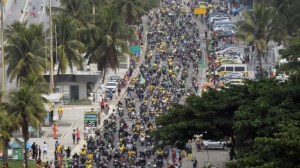 Bolsonaro encabezó una manifestación de motociclistas en Brasil