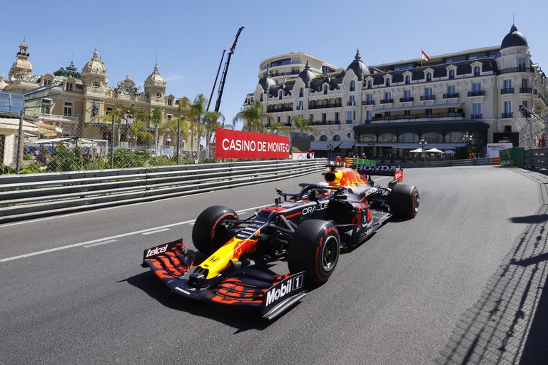 GP de Mónaco en la F1: Verstappen lidera y busca sacarle diferencia a Hamilton