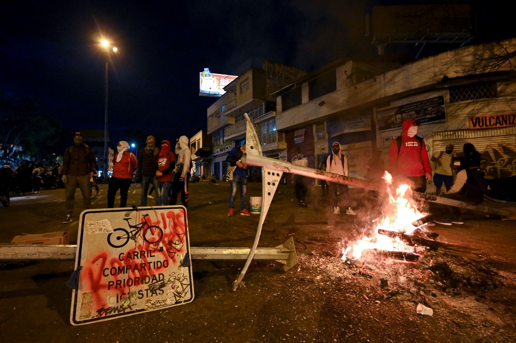 Suben a 19 los muertos por los disturbios en Colombia
