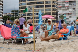 España reabre sus playas a los turistas vacunados