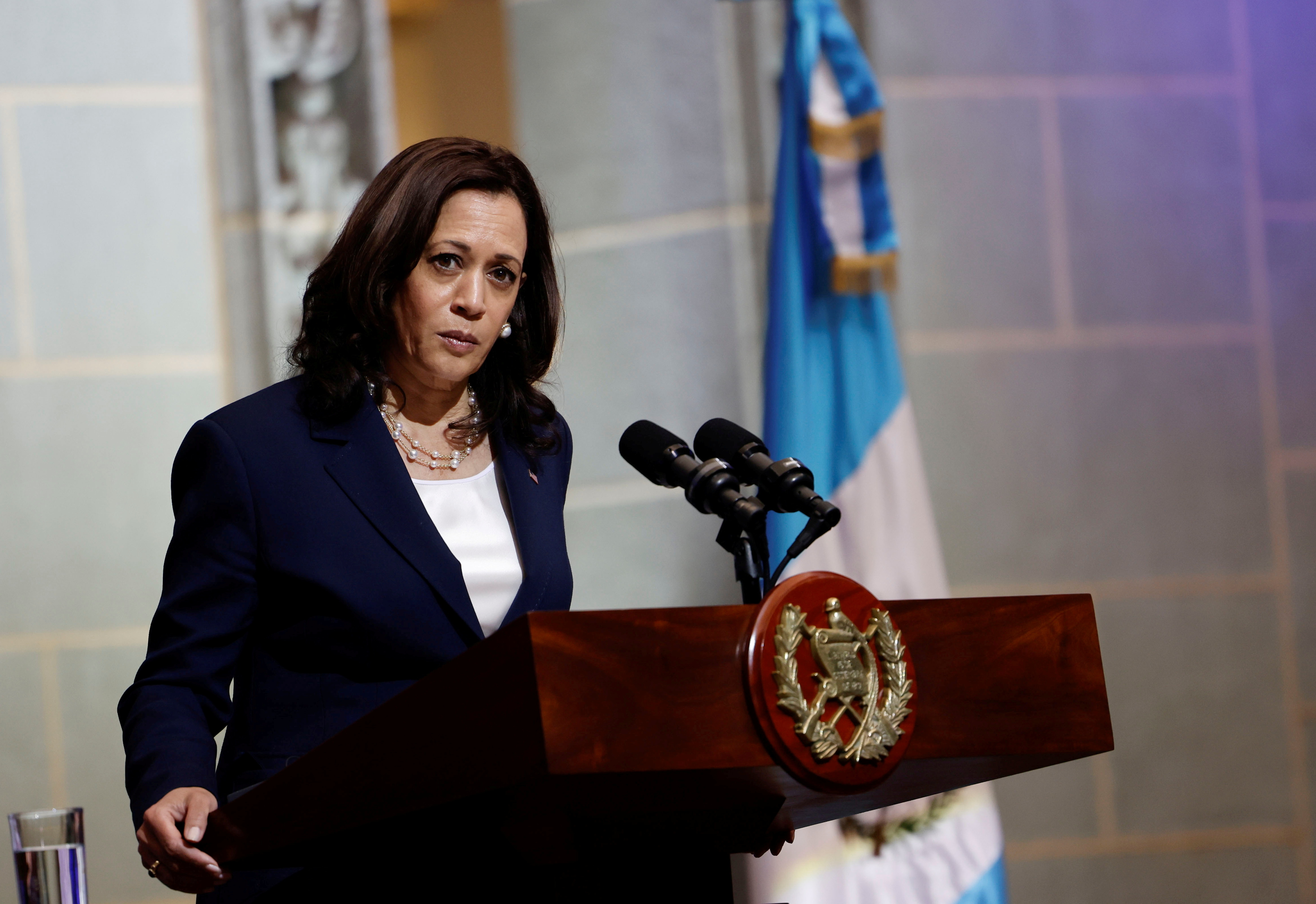 Harris pide a Guatemala un trabajo conjunto para que la gente “no se vaya de casa”