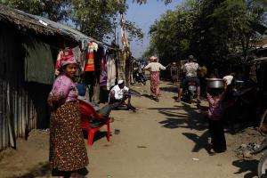 Más de 200 mil desplazados debido al conflicto tras el golpe en Birmania