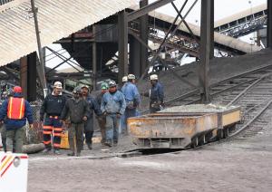 Mineros quedaron atrapados por colapso de una mina en México